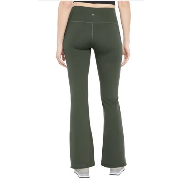 NEW Gap Fit Women's M Green Flare Leggings Green Side Pocket - Picture 2 of 15